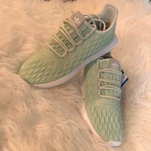 New Mint green adidas tubular size 7 women’s